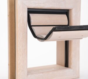 Cat door and dog door for small dogs with flexible trappe that seals well against draughts and wind Tomsgates